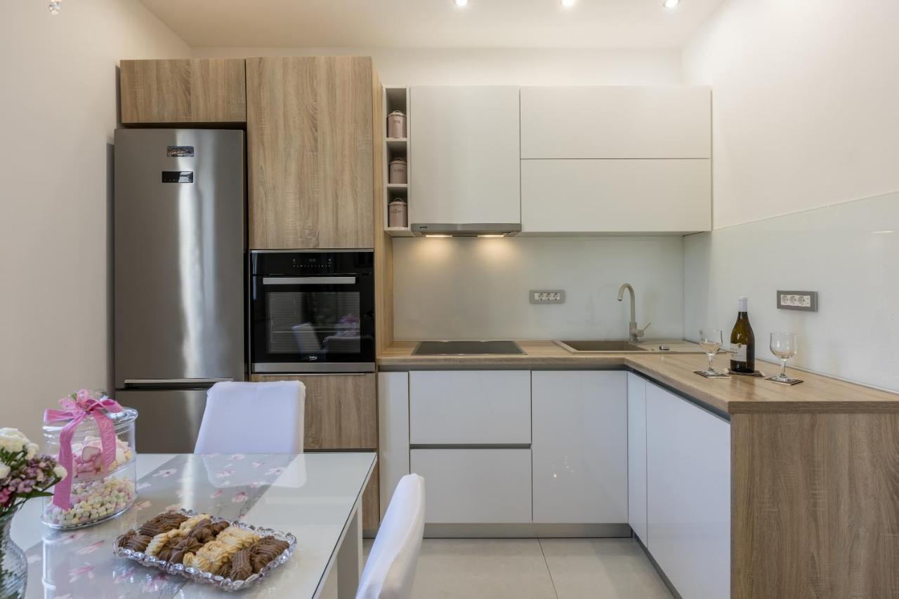 Villa Katess With Heated Pool Σπλιτ Εξωτερικό φωτογραφία