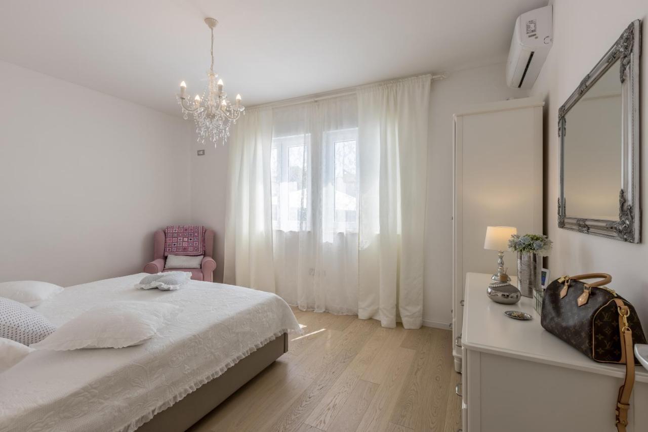 Villa Katess With Heated Pool Σπλιτ Εξωτερικό φωτογραφία