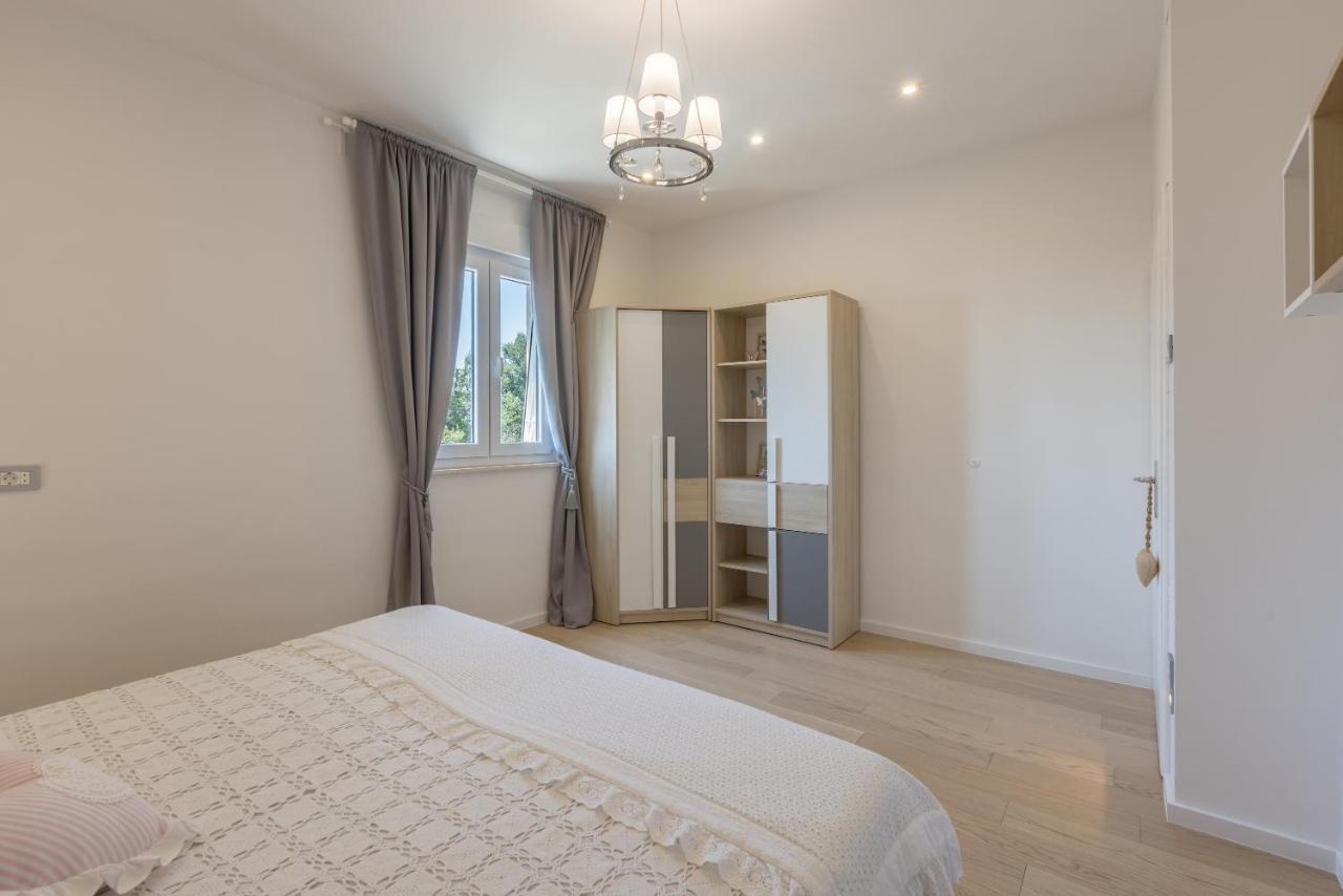 Villa Katess With Heated Pool Σπλιτ Εξωτερικό φωτογραφία